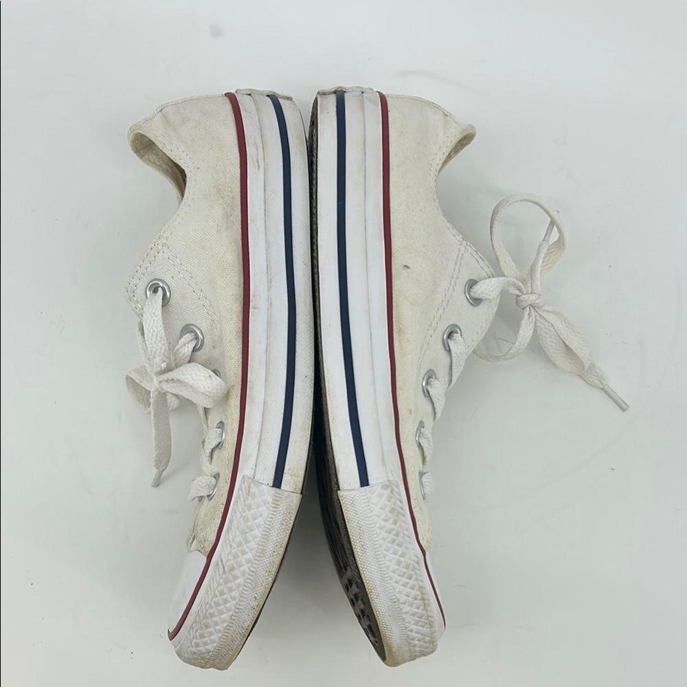 Converse White Sneakers Classic Canvas Low-Top - Picture 4 of 6